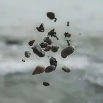 floating-pebbles-stones