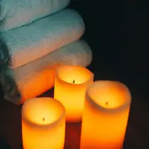 spa-candles-towels